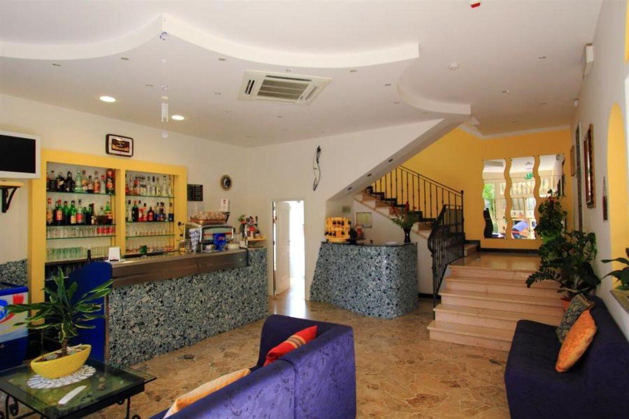 Hotel Moby Dick Rimini Bagian luar foto