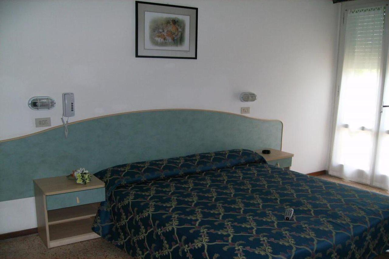 Hotel Moby Dick Rimini Bagian luar foto