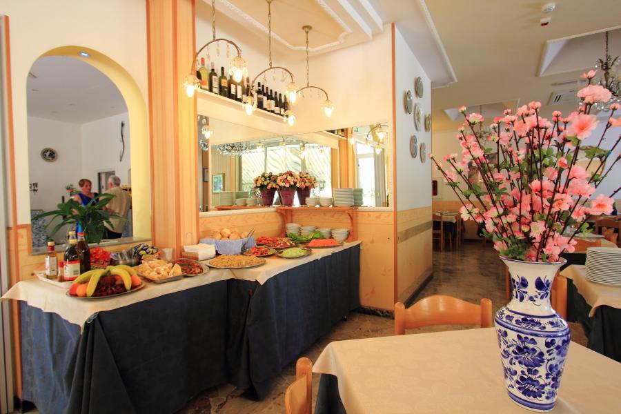 Hotel Moby Dick Rimini Bagian luar foto